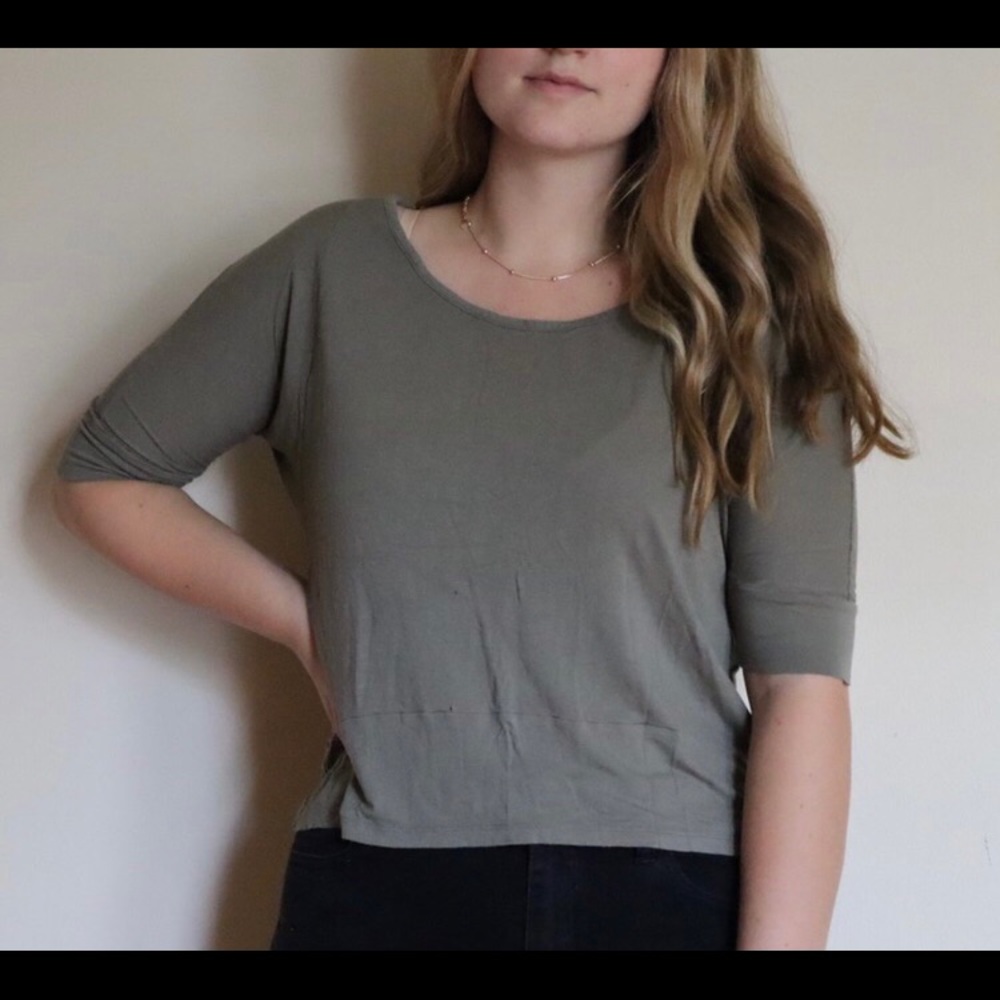 SUPER SOFT GREEN TOP